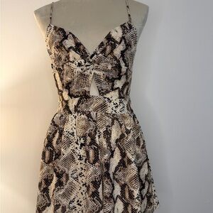 New! Windsor Snake Pattern Romper Tie Back Women’s S